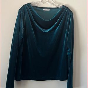 Medium size Susan Grave velvet top.